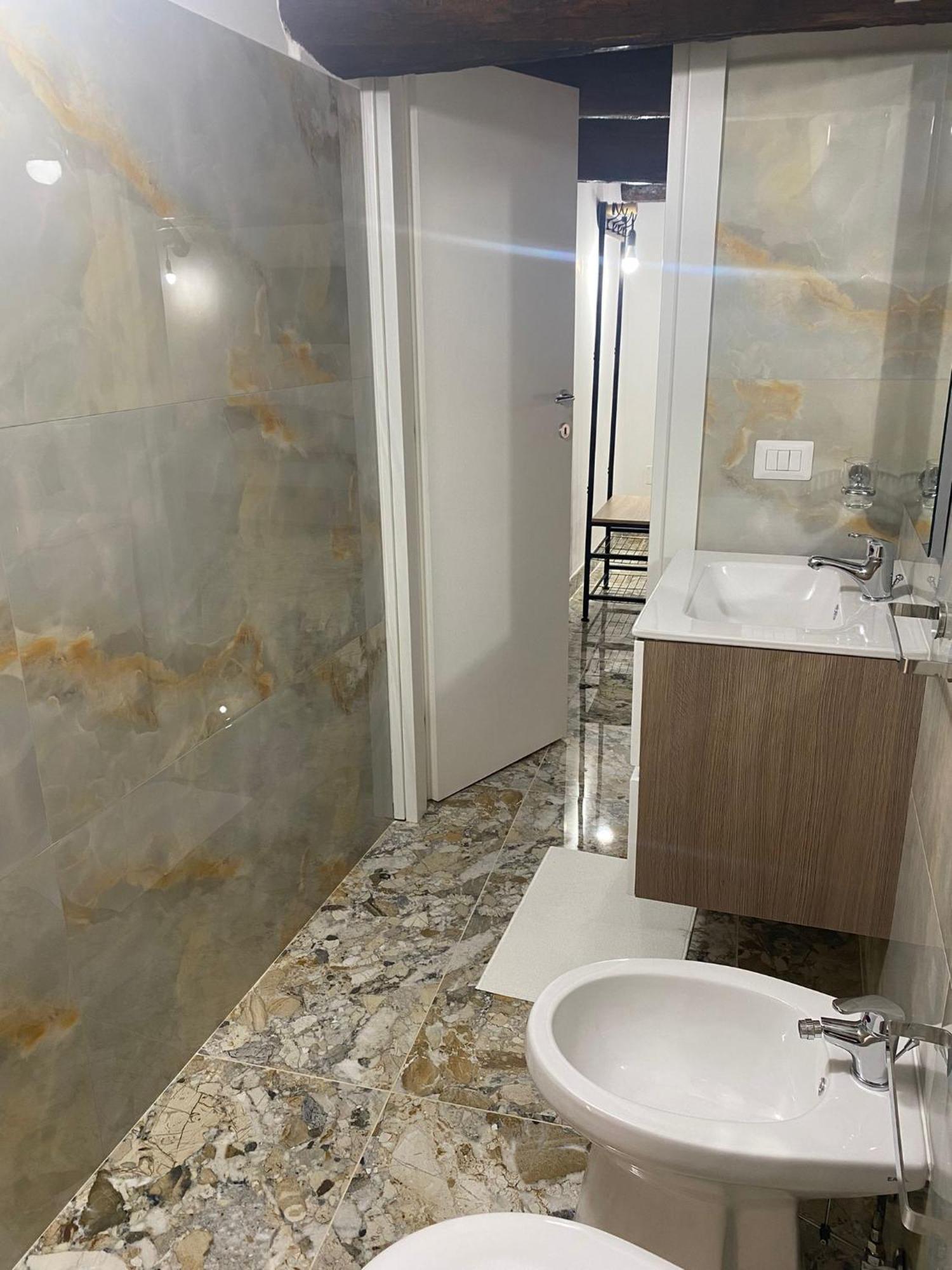 Dora House Napoli Apartment ภายนอก รูปภาพ